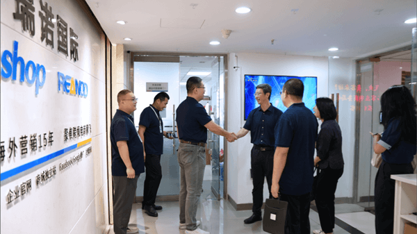 石家莊市商務(wù)局局長(zhǎng)劉春東到公司調(diào)研